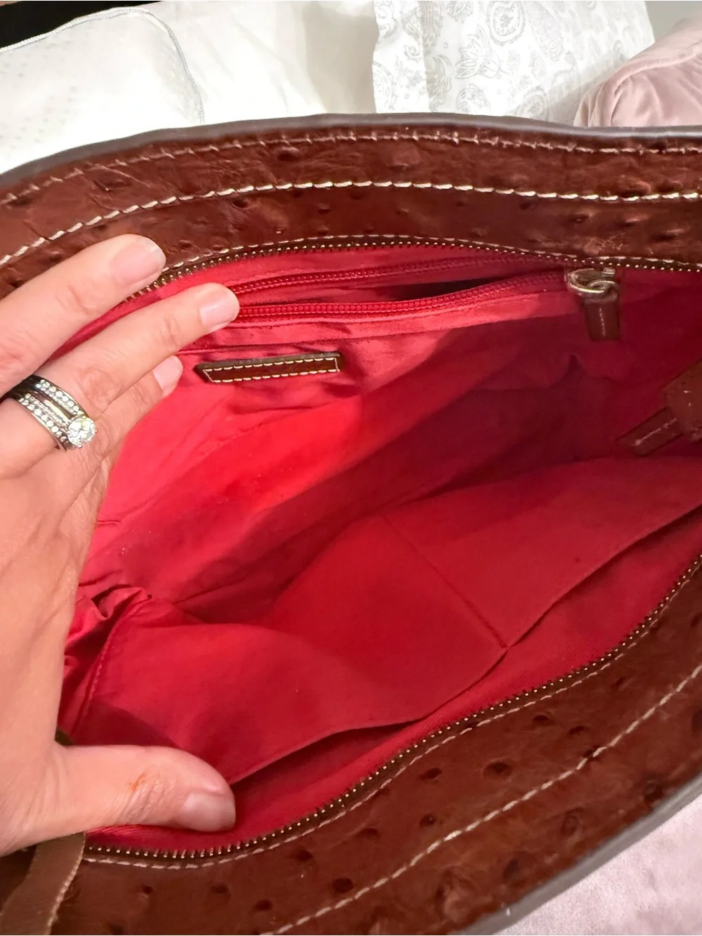 🧡 Beautiful vintage Dooney & Bourke Brown Ostrich-Embossed Shoulder Tote